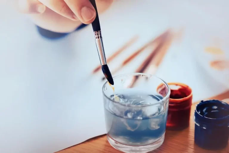 How to Clean Brushes from Acrylic Paint – 5 Easy ways to Clean