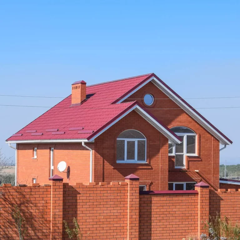 Best Roof Color for Red Brick House – Detailed Guide 2023